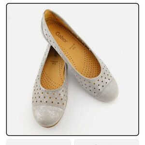 New GABOR Size 6.5 AU or 9 US Perforated Brushed Silver Ballet Flats